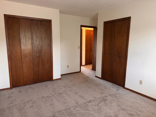 Building Photo - 3827 Glenhurst St