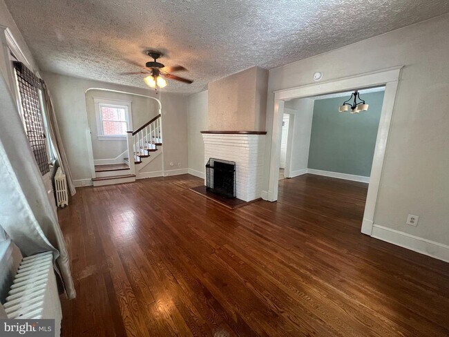 Building Photo - 813 Marye St