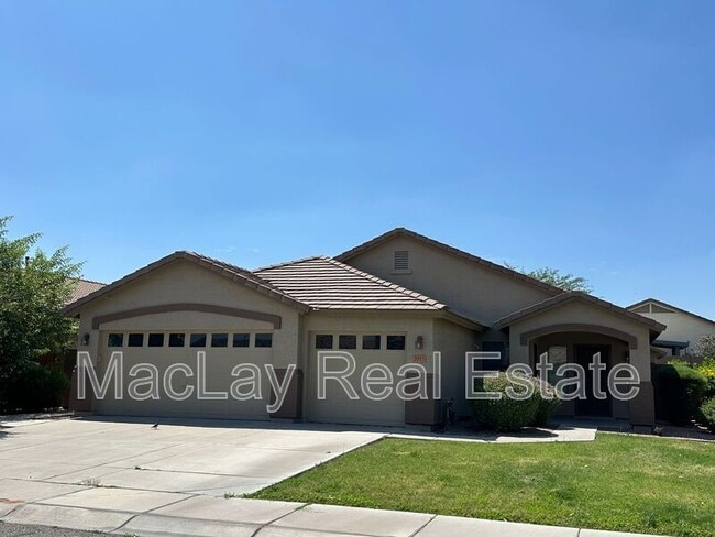 Building Photo - 2011 W Sunshine Butte Dr
