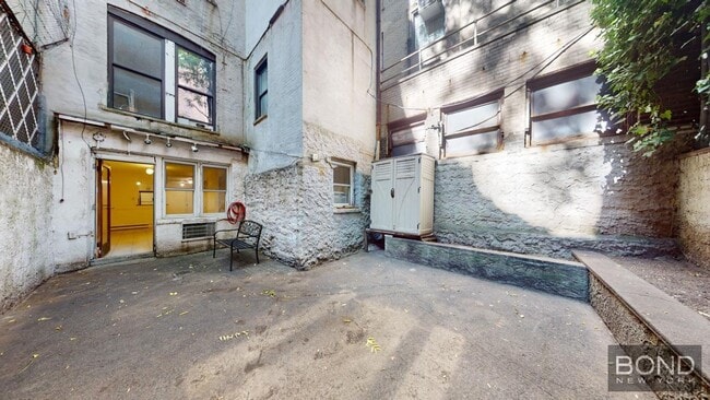 Primary Photo - 286 W End Ave