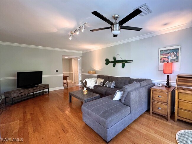 Building Photo - 112 Bobolink Way