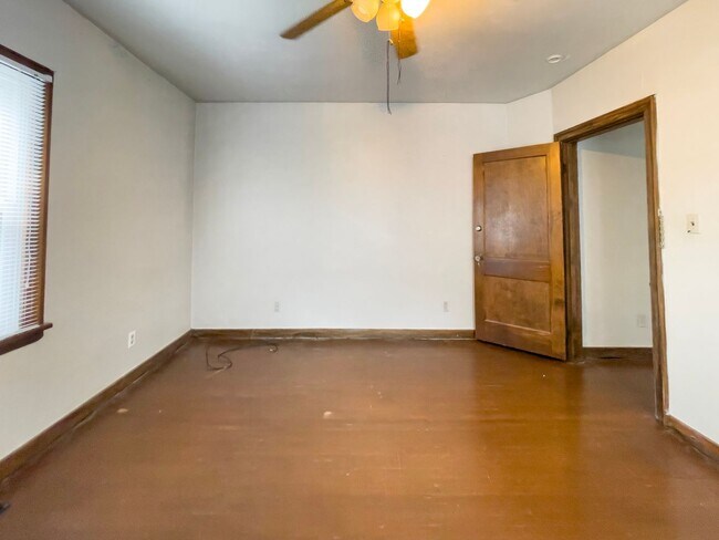 Building Photo - 225 S College Ave
