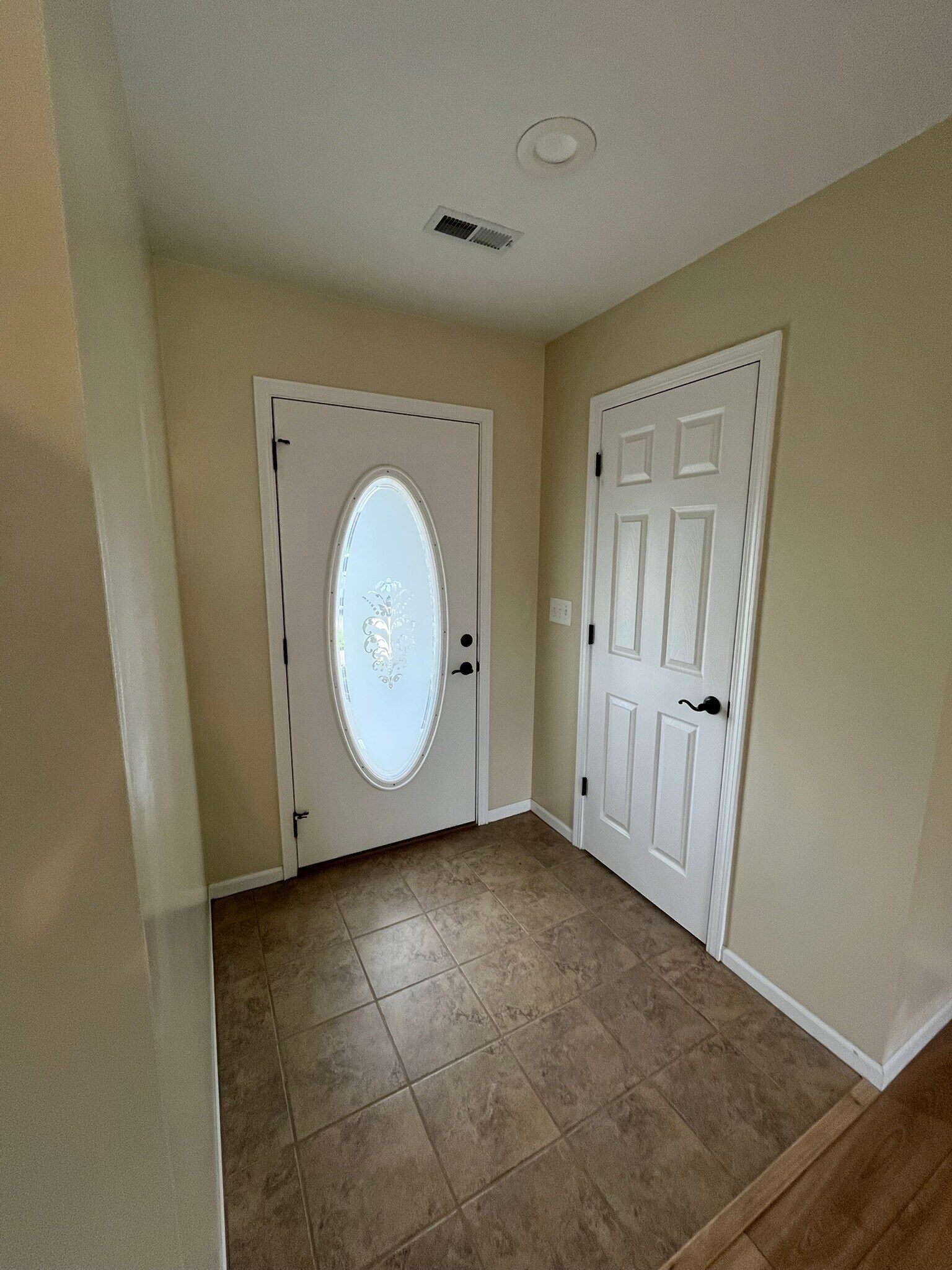 Building Photo - 629 Woodland Park Dr