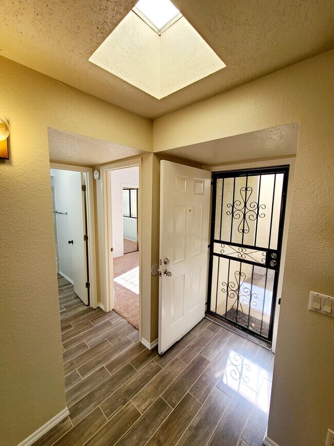 Building Photo - Coming August 11th, 2026! 2 bed 2 bath townhome! Must See!!