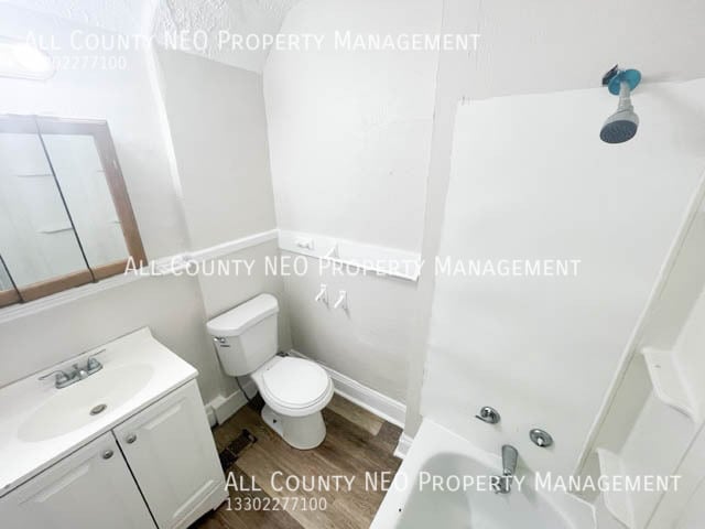 Building Photo - 1380 E 171st St