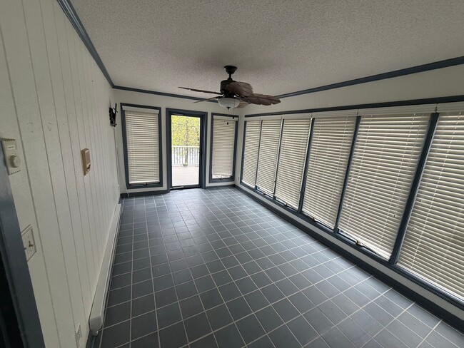 Building Photo - Carolina Lakes