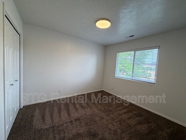 Building Photo - 425 E 1050 S