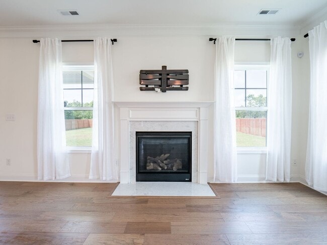 Building Photo - 909 Needlerush Rd