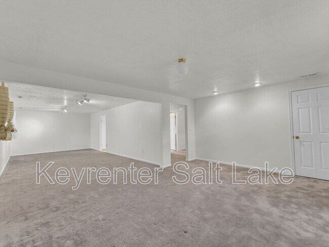 Building Photo - 1779 Michael Way