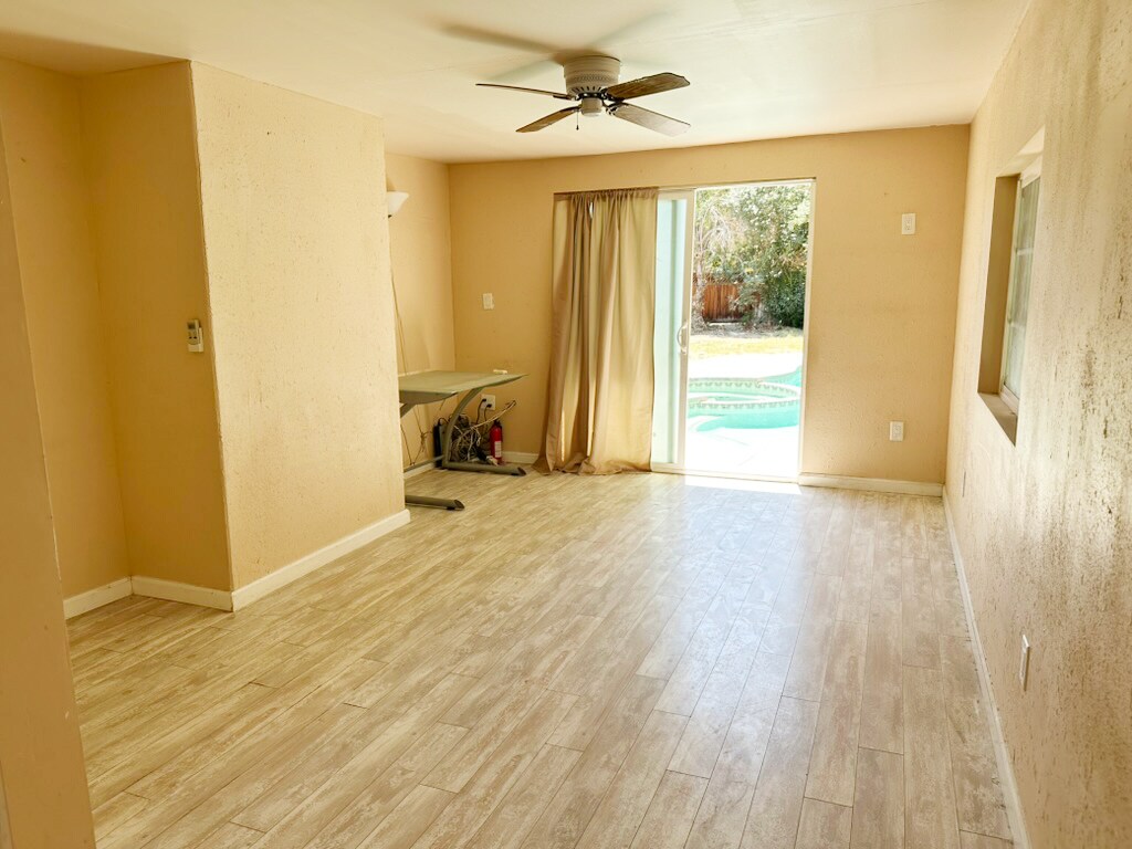 Building Photo - 43550 Carmel Cir