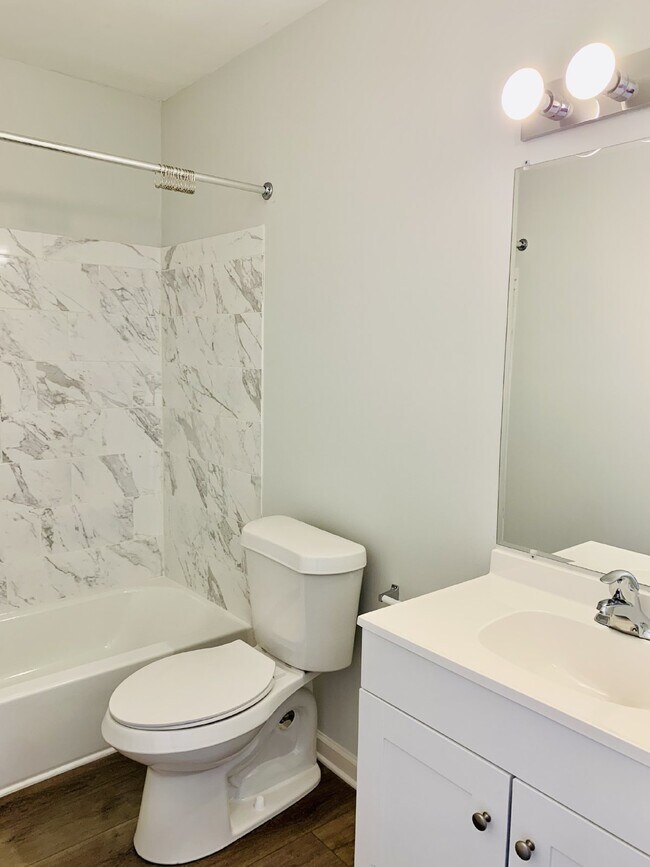 Building Photo - $500 off one month.  Call for details. "Ch...