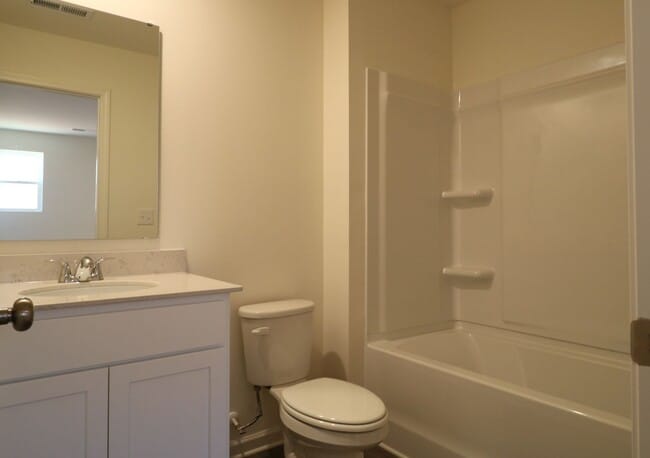 Building Photo - 624 Richard Rd