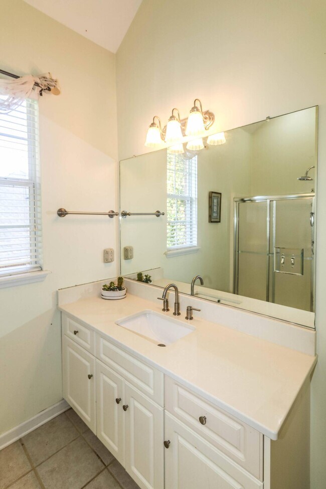 Building Photo - 5803 Carriage Hills Dr
