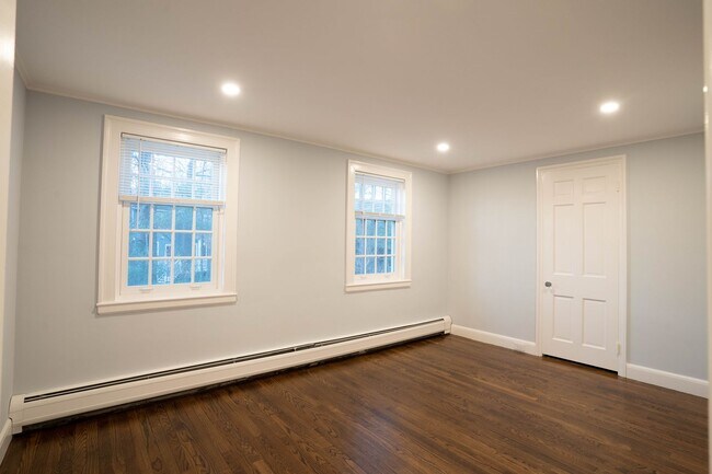 Building Photo - 40 Puddingston Lane