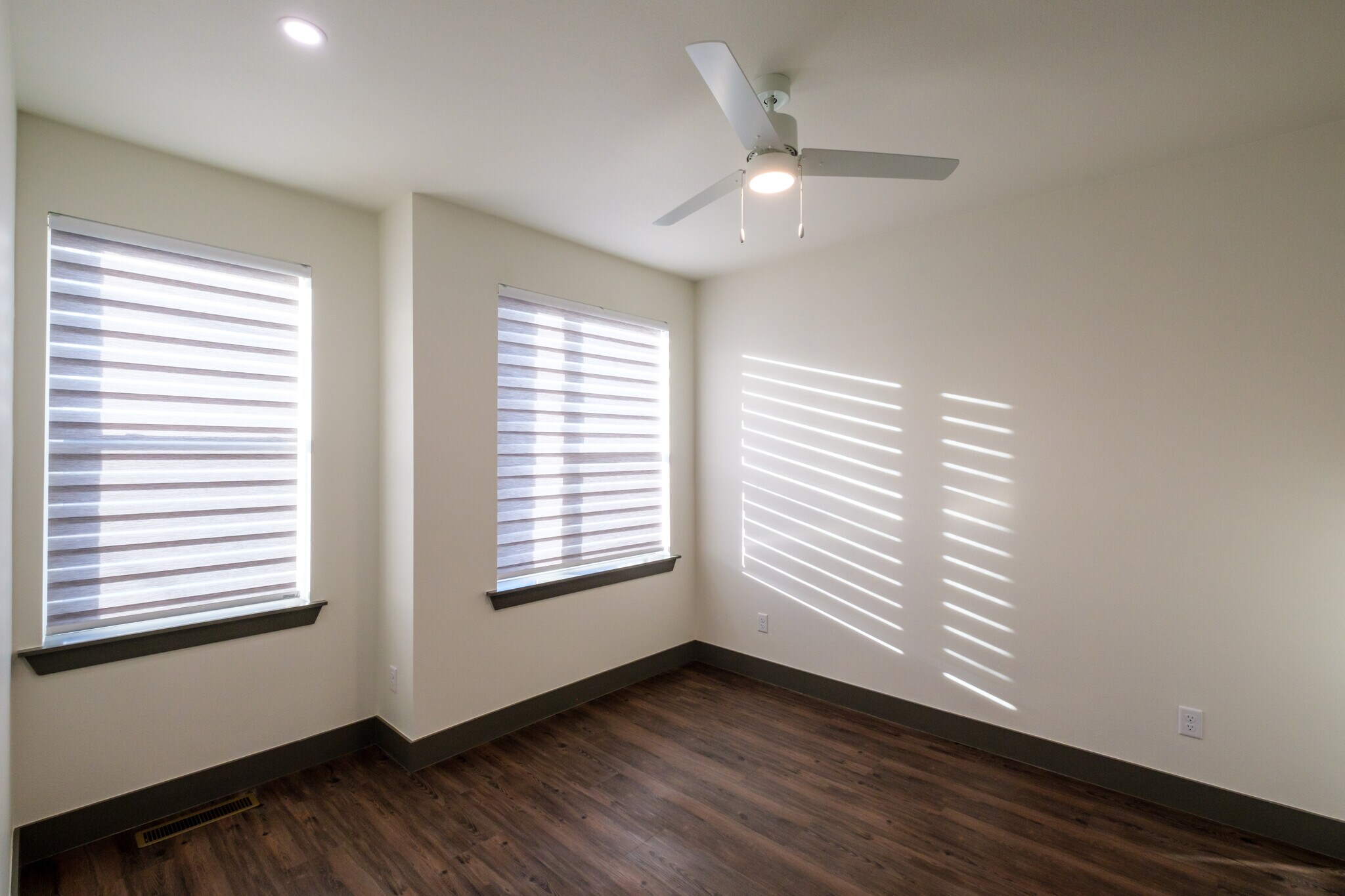 Building Photo - 303 Park St