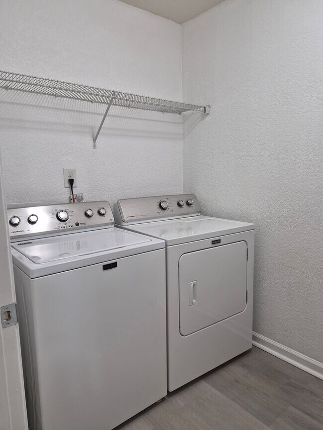 Building Photo - 1723 Fisher Ave