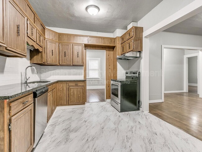 Building Photo - 2713 NW 14th St