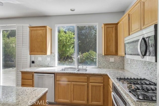 Building Photo - 466 Fallbrook Ave