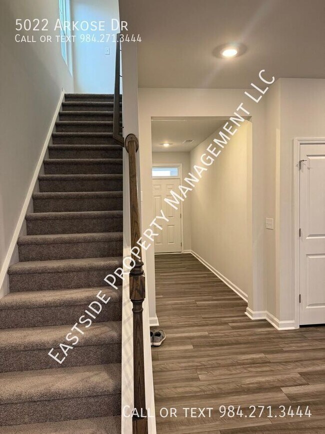 Building Photo - 5022 Arkose Dr