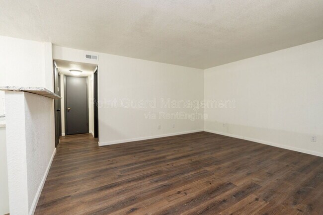 Building Photo - 750 W Dayton Ave