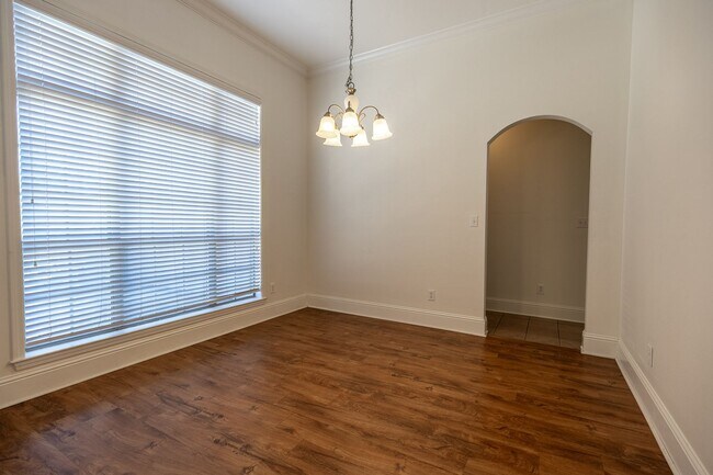 Building Photo - Located near Fairhope Walmart and Aldi!