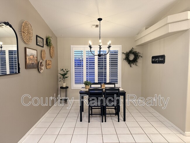 Building Photo - 2134 Desert Palms Dr