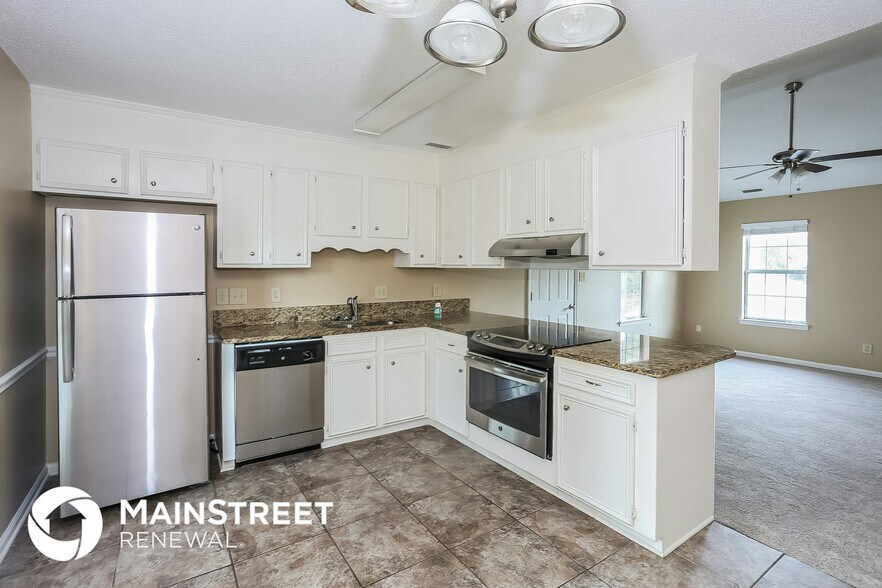 Building Photo - 4905 Farmview Dr