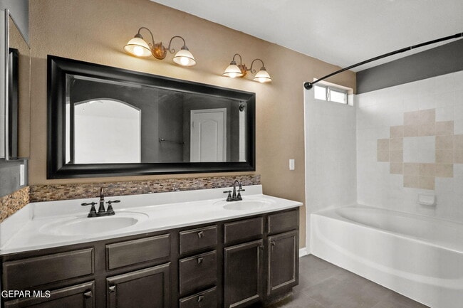 Building Photo - 636 Paseo Hermoso Dr