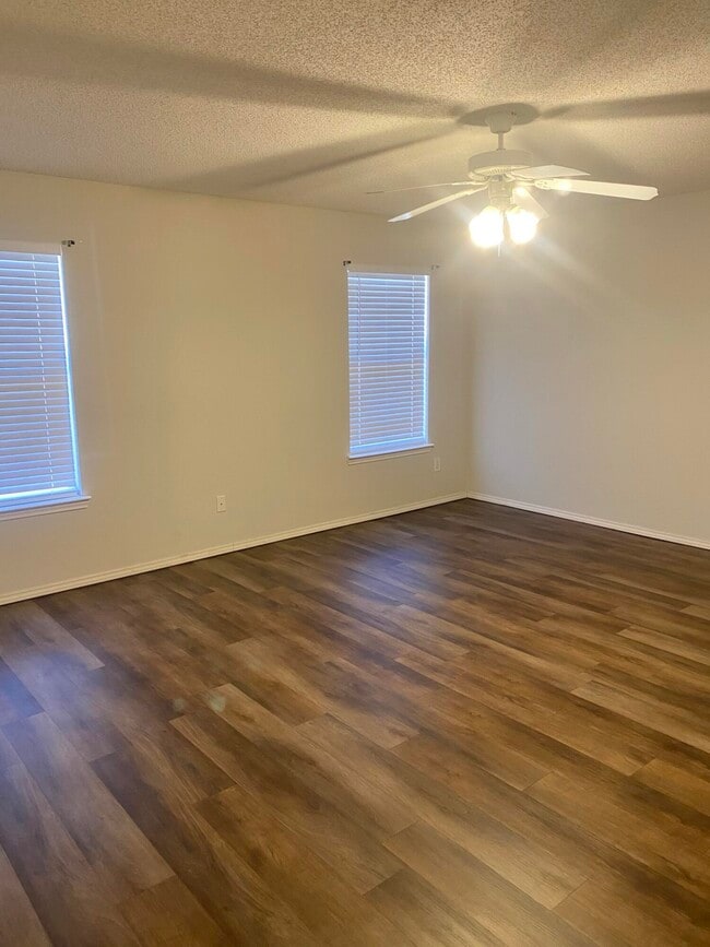 Building Photo - 508 N Juneau Ave