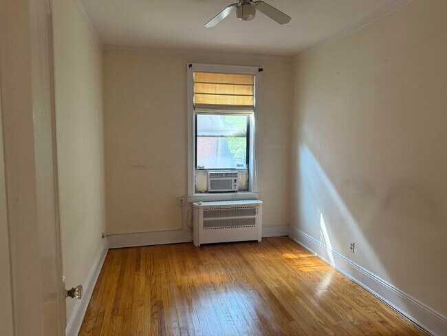 Building Photo - 457 Jersey Ave