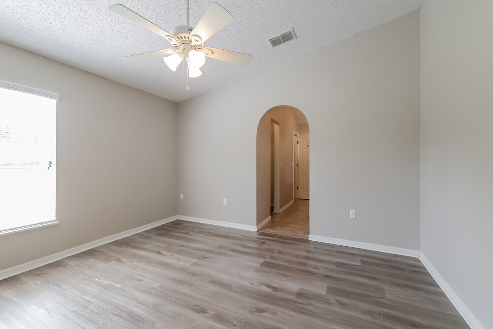Building Photo - 16011 Chichester Ct