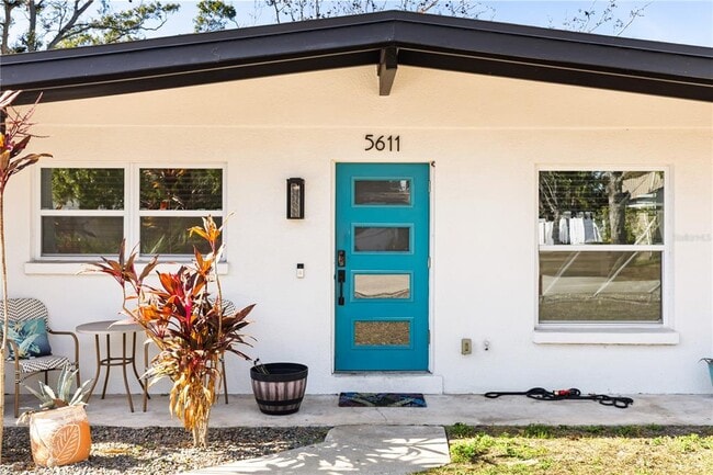 Building Photo - 5611 S Sheridan Rd