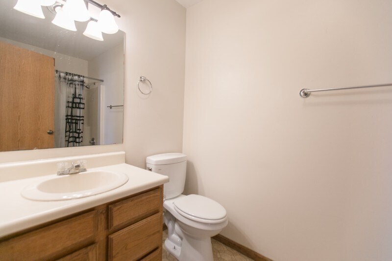 Building Photo - 1102 S Garden Ct
