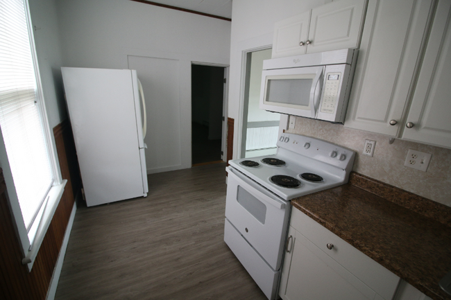 Building Photo - 49 Parah Dr