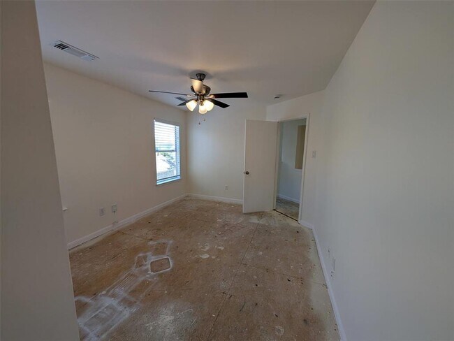 Building Photo - 11726 Rolling Stream Dr