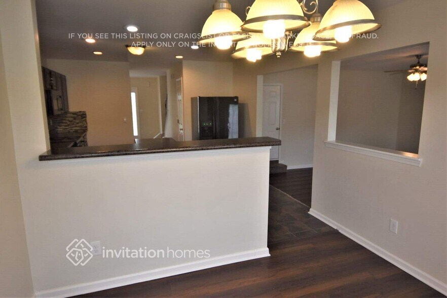Building Photo - 10544 Barvas St