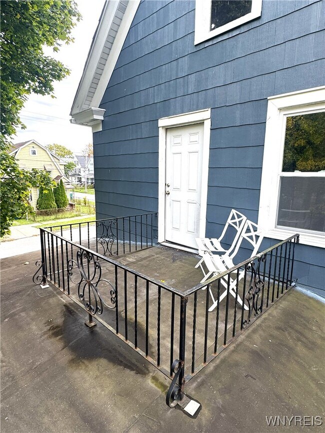 Building Photo - 1970 Whitney Ave