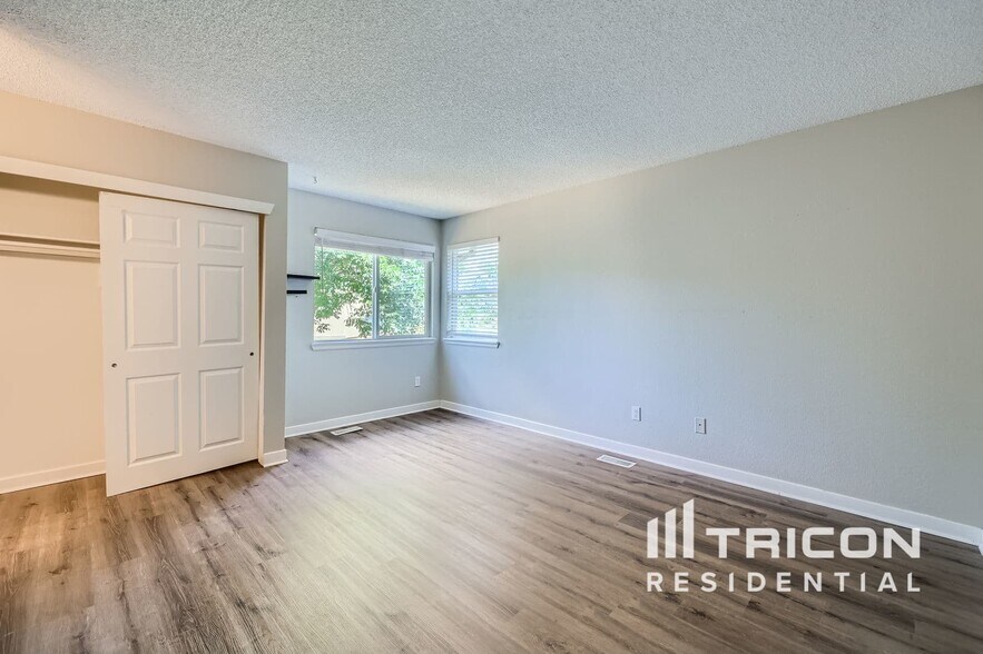 Building Photo - 385 Mountain Cloud Cir