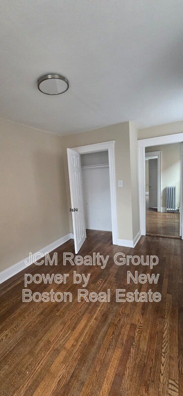 Building Photo - 86 Main St