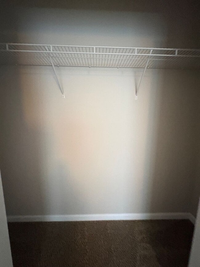 Building Photo - Dunwoody Townhomes!  NEW CARPET!!  PAINT!  NEW WASHER/DRYER