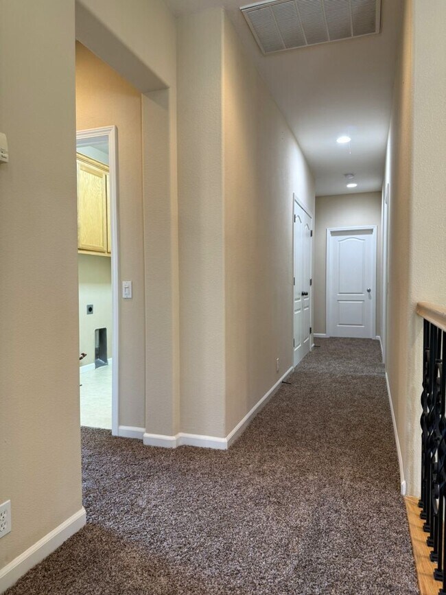 Building Photo - Available NOW and a Must SEE!