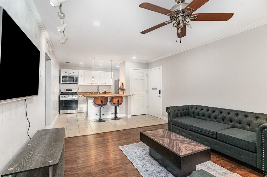 Living Room - 1700 SW 16th Ct
