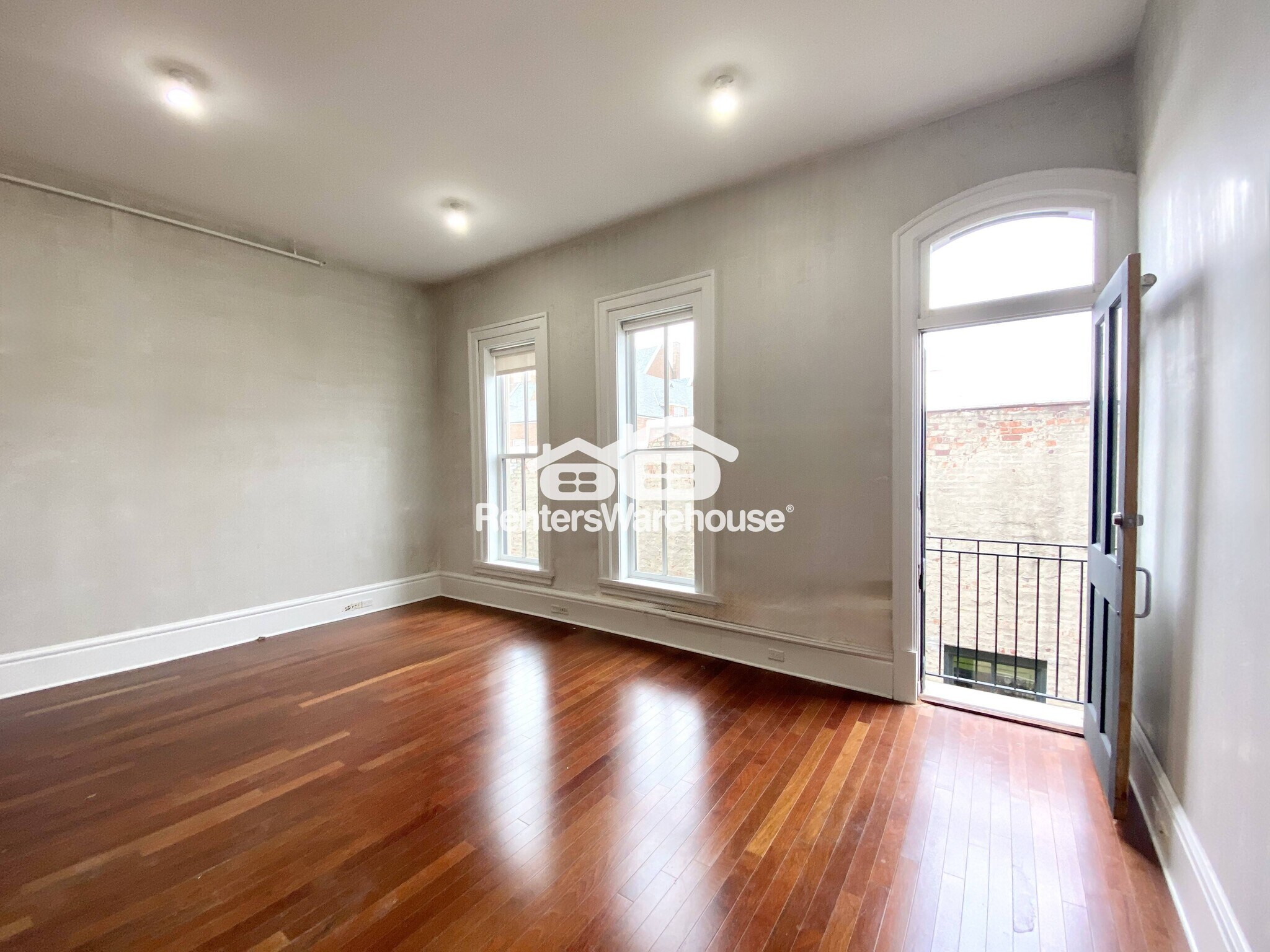 Building Photo - 520 1/2 Grand Ave