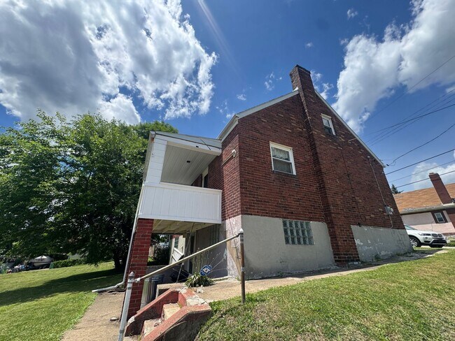 Building Photo - 701 Mehaffey St