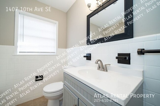 Building Photo - 1407 10th Ave SE