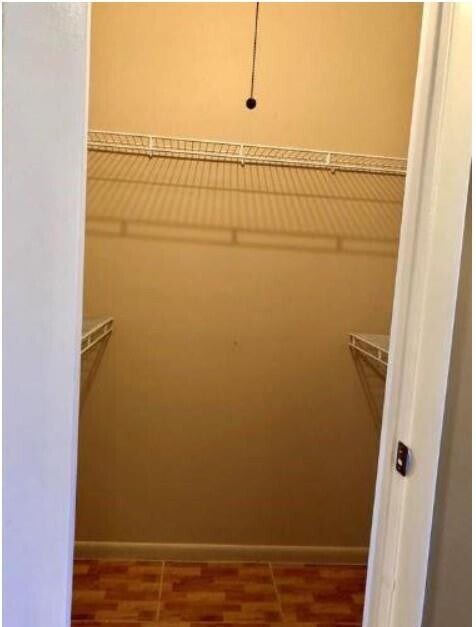 Building Photo - 91 Ventnor E