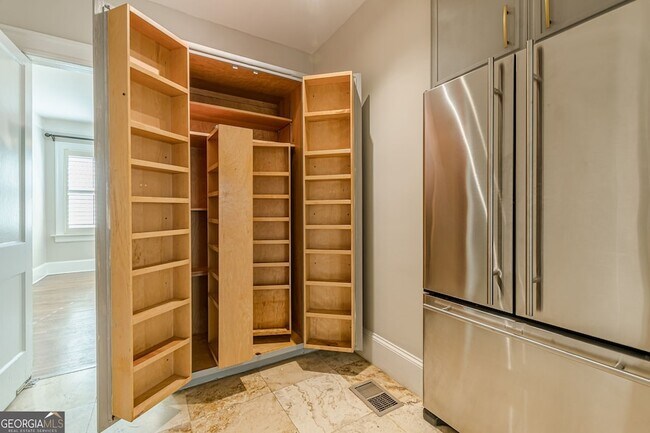 Building Photo - 1957 Walker Ave