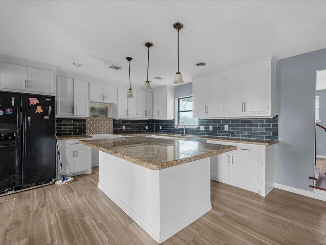 Building Photo - 10445 FM442