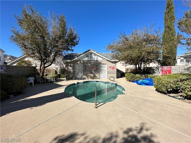 Building Photo - 5244 Ladyhawk Way