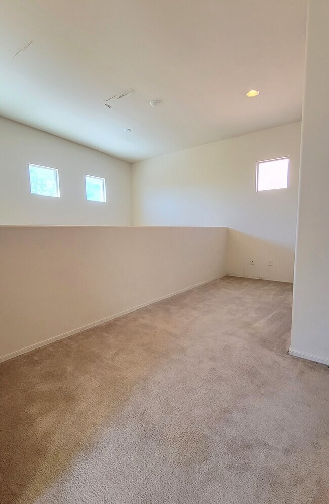 Building Photo - Pet friendly Civano home